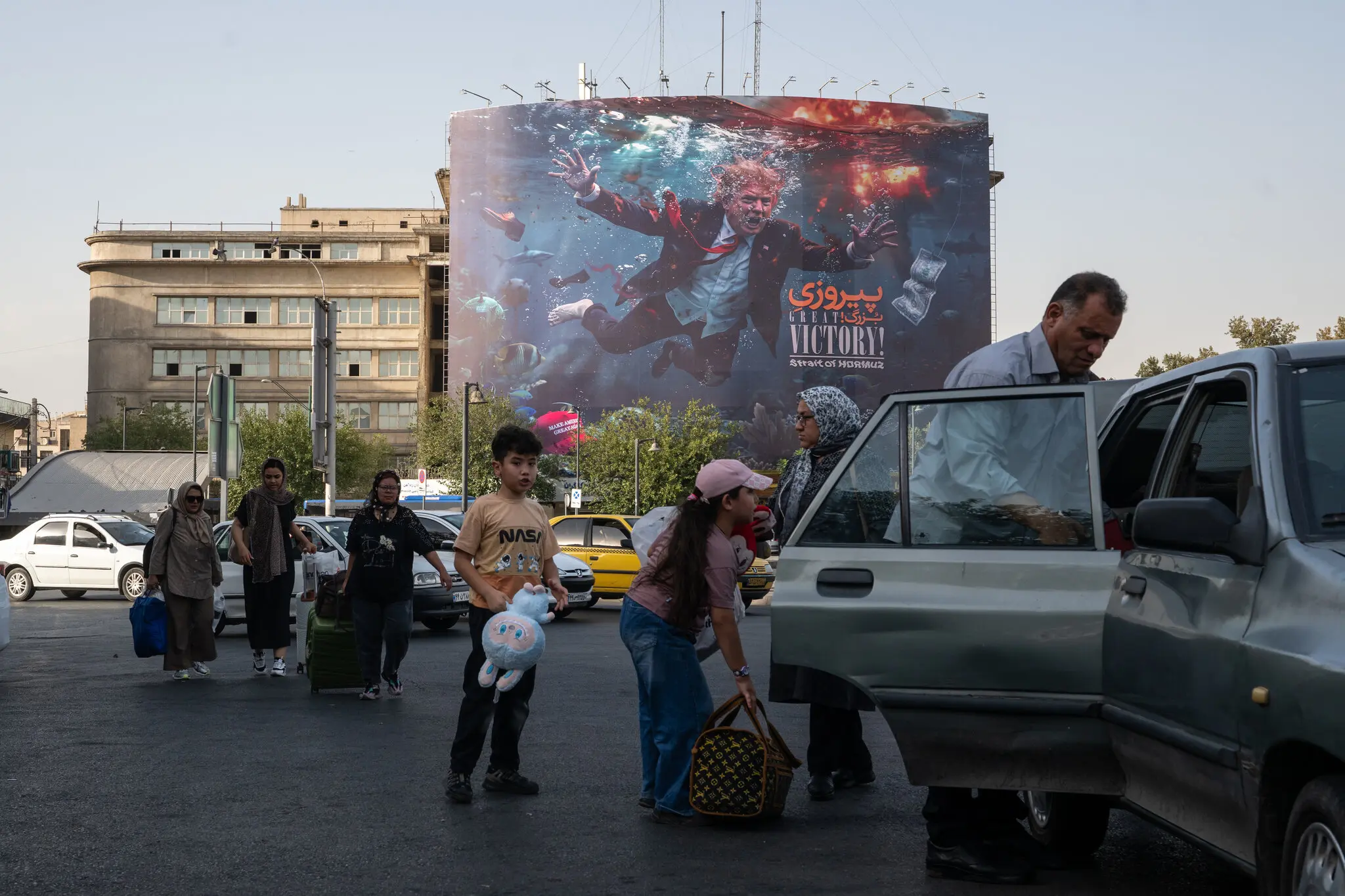 Iran Signals Readiness to Escalate War With U.S. Amid Rising Economic Pressure
