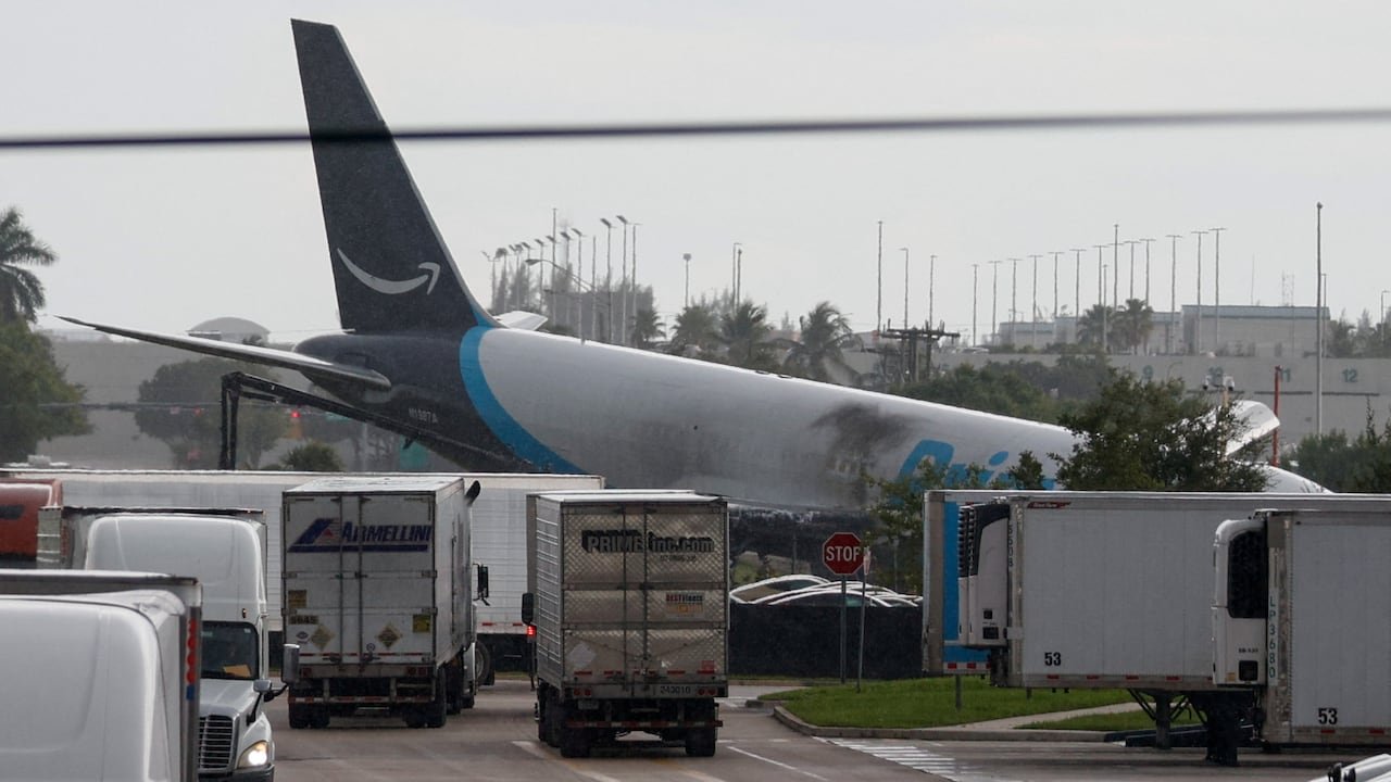 5 dead after Amazon cargo plane barrels off Miami runway and smashes into cars: police